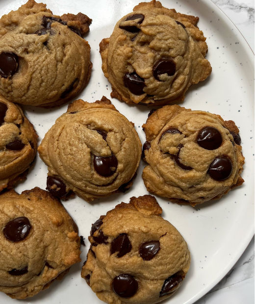 brown butter chocolate chip cookie top down image